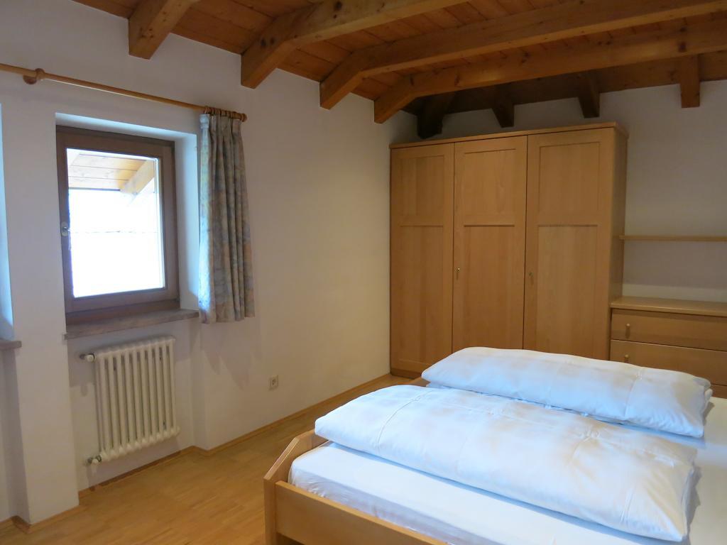 Apartmán Feldererhof Postal / Burgstall Pokoj fotografie